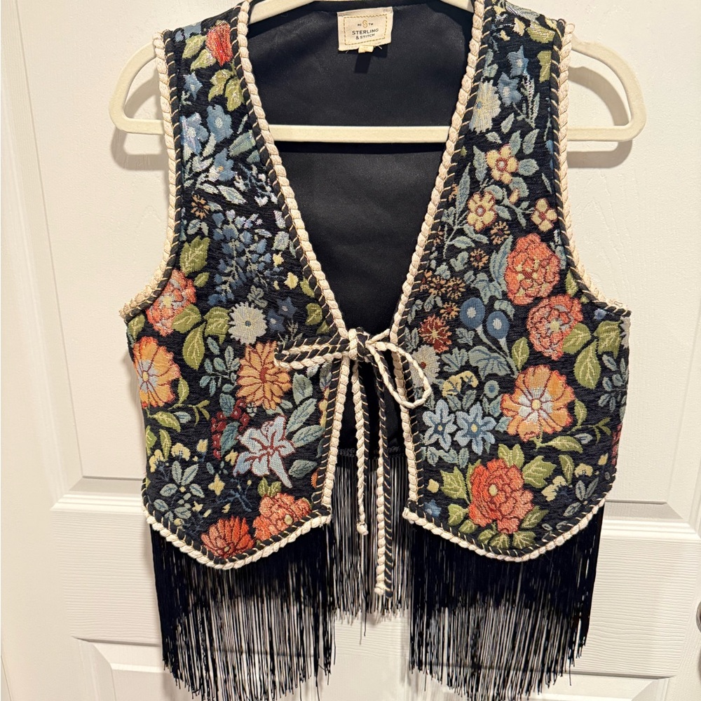 Tapestry Floral Fringe Vest - Multicolor
